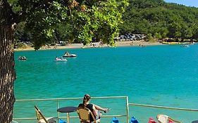 Gorges Du Verdon Camping 3 Etoiles Proche Du Lac De Ste Croix Nbres Activites Nautiques Randonnees Entoure De Champs De Lavandes 4 Pers